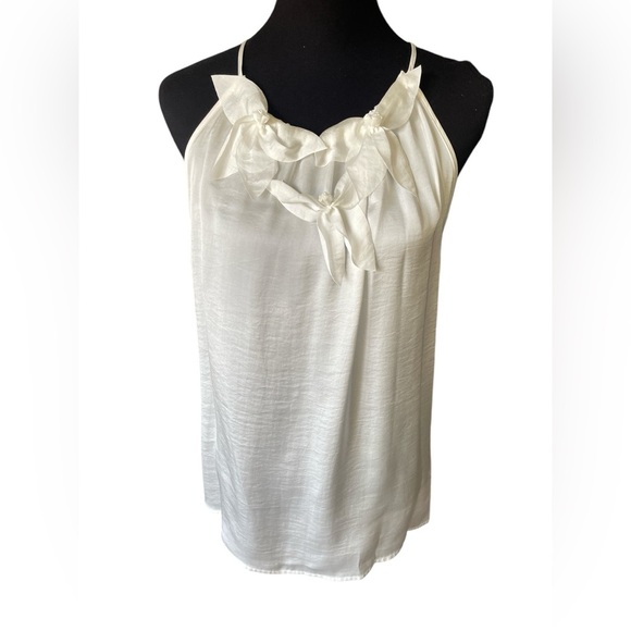 NWT Violet & Claire White Satin Flower Embellished Tank, Size Large, Elegant - Picture 1 of 6